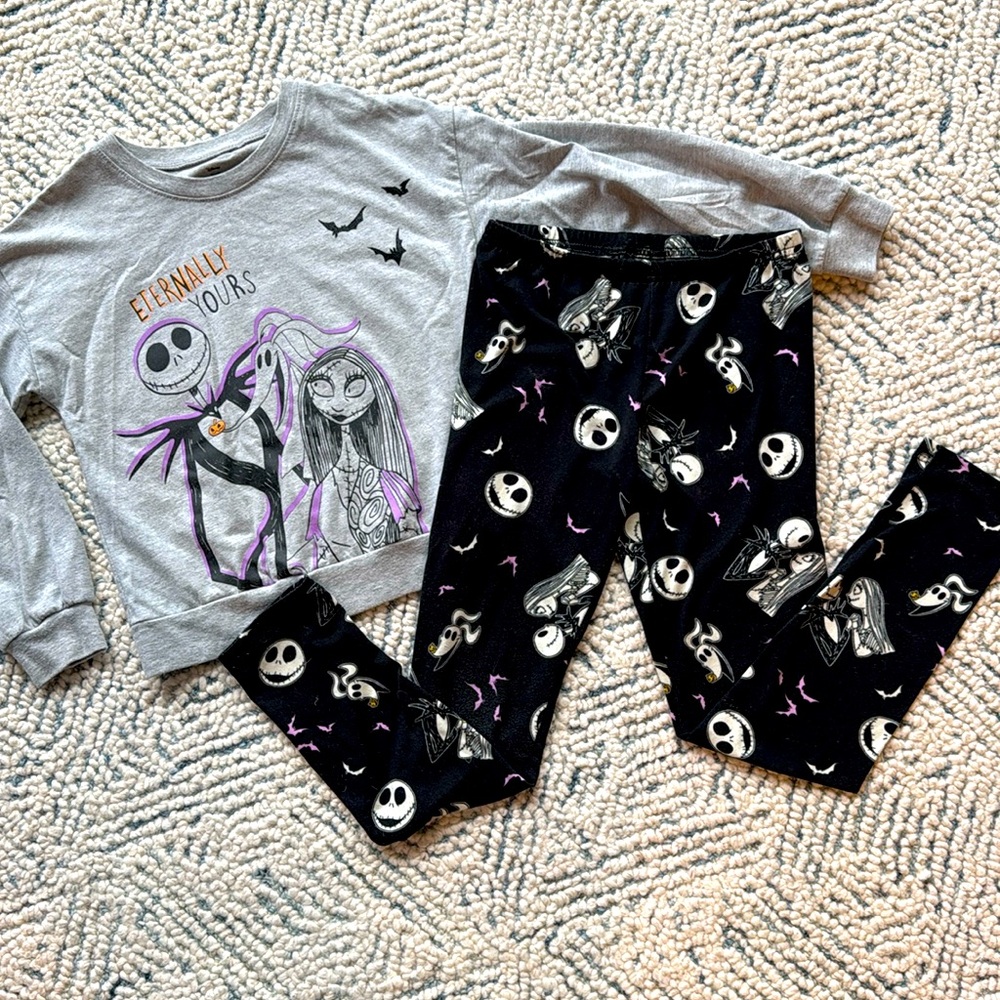 *Gently Worn* The Nightmare Before Christmas Girl's Pajama Set - Size (7-8)